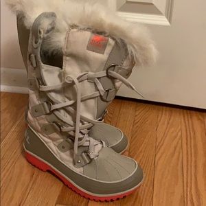 Sorel snow boots !
